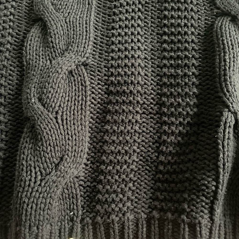black v neck thick sweater - Picture 2 of 2